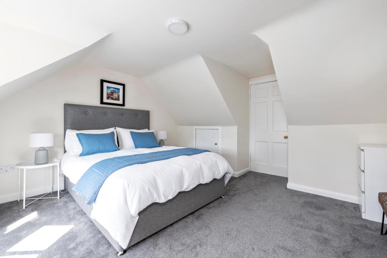 2 Bedroom Apartment On Peebles High Street Eksteriør billede